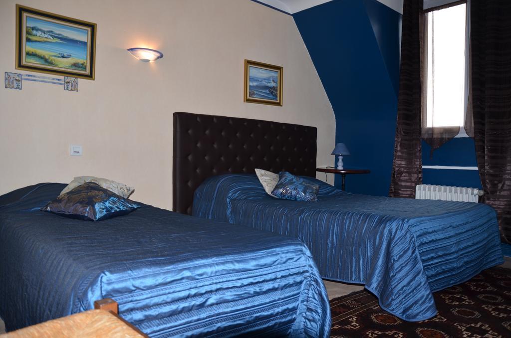Hotel La Tour Sully-sur-Loire Rom bilde