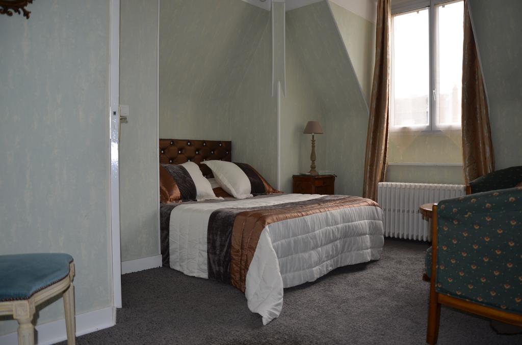 Hotel La Tour Sully-sur-Loire Rom bilde
