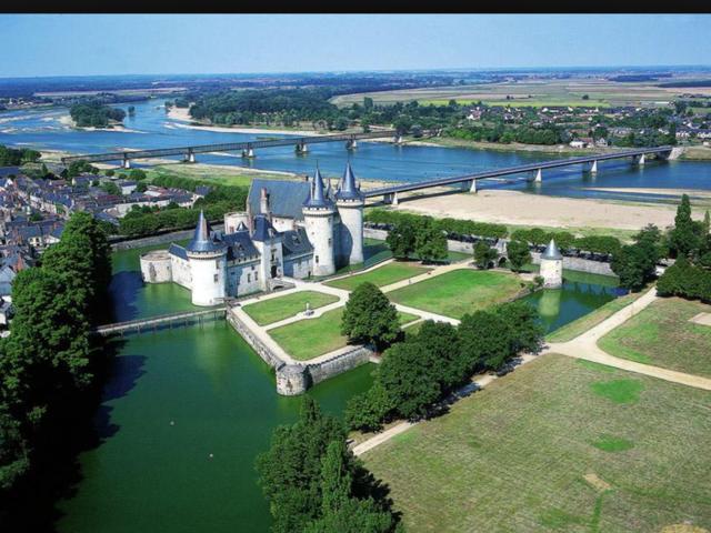 Hotel La Tour Sully-sur-Loire Eksteriør bilde