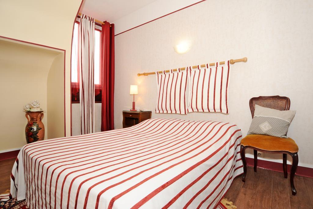 Hotel La Tour Sully-sur-Loire Rom bilde